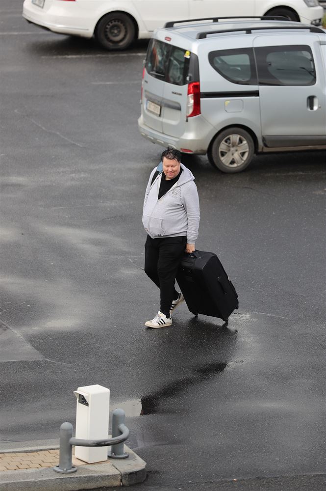 Timo Tolkki dnes odletěl z Prahy. Timo Tolkki dnes odletěl z Prahy.