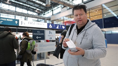 Timo Tolkki dnes odletěl z Prahy. Timo Tolkki dnes odletěl z Prahy.