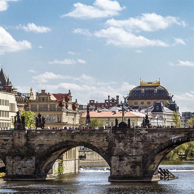 Centrum Prahy už není jen pro zahraniční turisty, většinu návštěvníků nyní tvoří Češi.