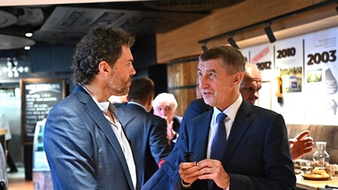 Do Muzea slivovice Jaromír Jágr nevzal svou novou lásku Dominiku, ale zapovídal... Do Muzea slivovice Jaromír Jágr nevzal svou novou lásku Dominiku, ale zapovídal...
