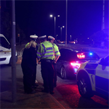 Po toku v anglickm Readingu policie zadrela ptadvacetiletho mue.