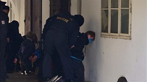 Podle aktivistů zakročila policie neadekvátně. Podle aktivistů zakročila policie neadekvátně.