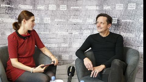 Michal je rád, že může aspoň více času trávit s rodinou. Michal je rád, že může aspoň více času trávit s rodinou.
