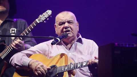 František Nedvěd bojuje s vážnou nemocí. František Nedvěd bojuje s vážnou nemocí.