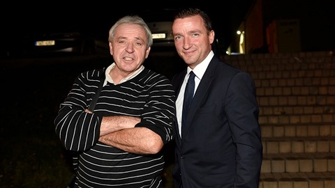 Ladislav Vízek se očkovat nechá, Šmicer je proti. Ladislav Vízek se očkovat nechá, Šmicer je proti.