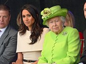 Královna Alžběta a Meghan Markle