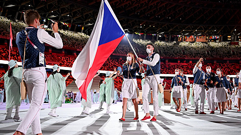 Zahájení letních olympijských her v Tokiu: Na plochu přichází výprava Česka v... Zahájení letních olympijských her v Tokiu: Na plochu přichází výprava Česka v...