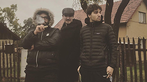 Givi a jeho bratranec Jordan Haj s Jiří Burianem alias Kapitánem Demem. Givi a jeho bratranec Jordan Haj s Jiří Burianem alias Kapitánem Demem.