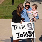 Johnnyho Deppa chod podpoit cel rodiny.