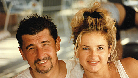 Andrej Babi s manelkou Monikou na dovolené v roce 1996