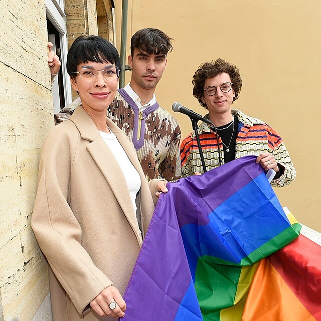 Radka Pavlovčinová nasadila brýle.