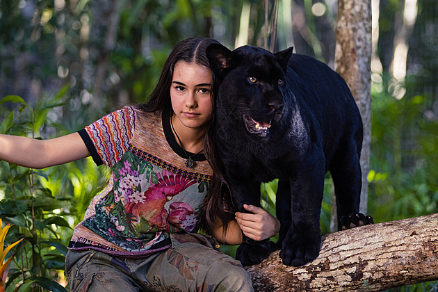 Ella a erný jaguár (2024)