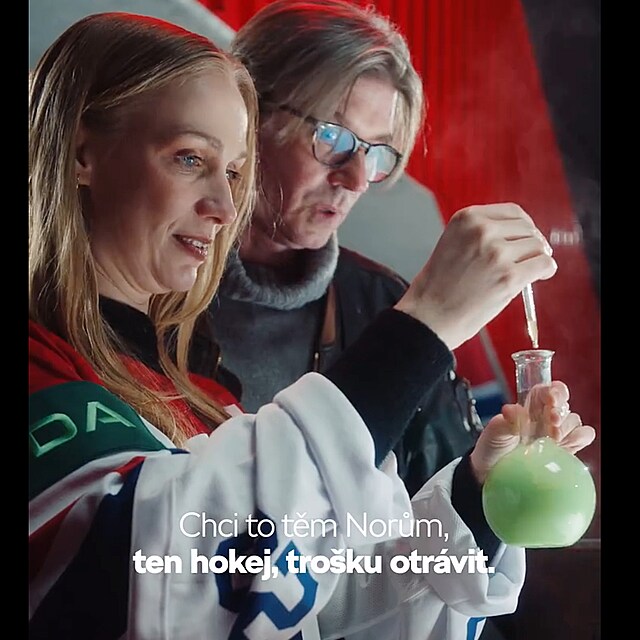 Jiří Strach v reklamě na český hokej.