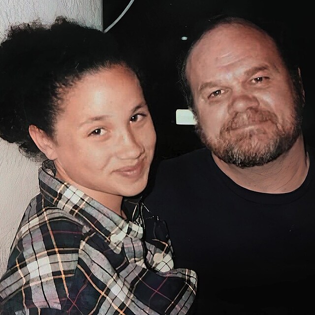Thomas Markle s dcerou Meghan. Ta s ním před svatbou v roce 2018 přerušila veškeré kontakty.