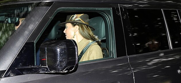 Královská rodina navštívila kostel Crathie Kirk