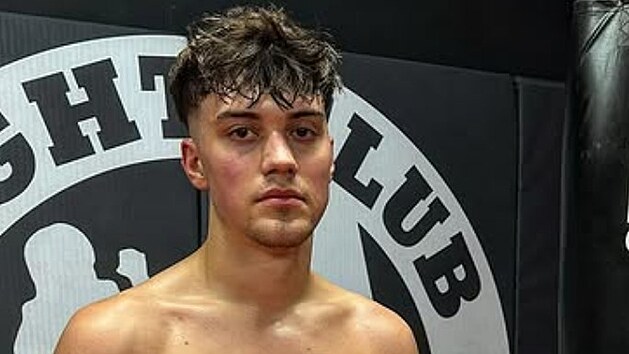 Matěj Valášek se hádá se Sibiřanem. Směješ se mi za to, že jsem věřící, protože ti došly argumenty, říká Valášek