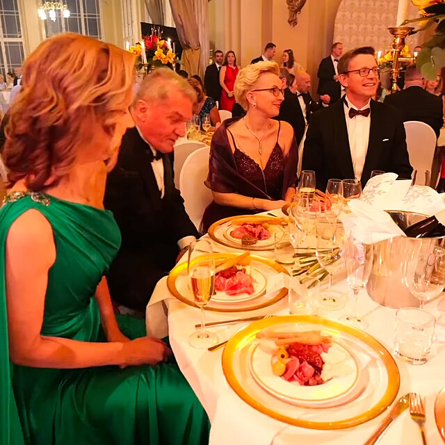 U stolu se podávaly italské speciality.