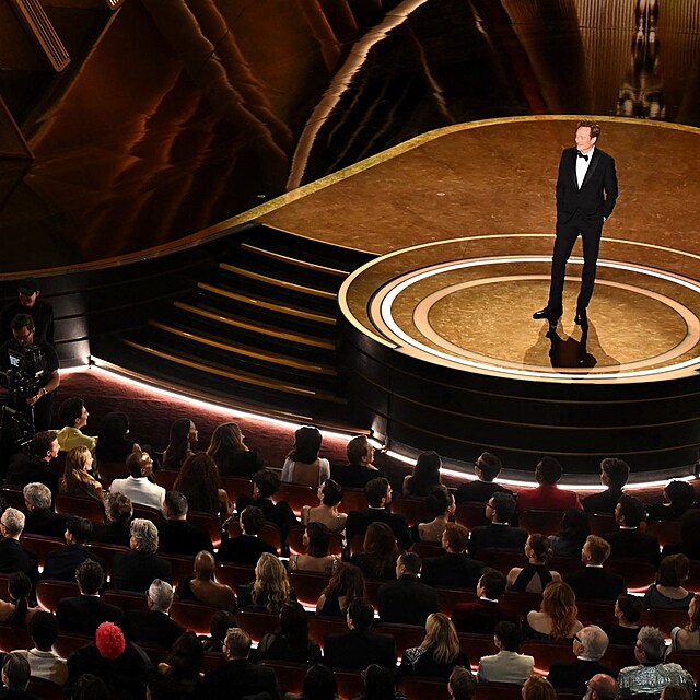 Adam Sandler a jeho vystoupení na téma nevhodného oblečení.