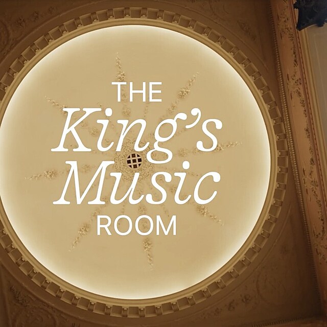 Král Karel III. má svůj hudební podcast