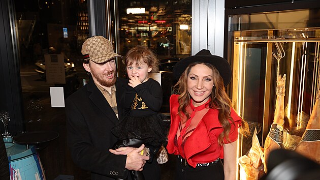 Olga Lounová s partnerem Janem Kreglem a dcerou Arianne