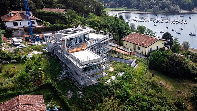 Italská vila Dary Rolins a Pavla Nedvěda