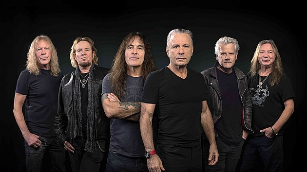 Co od Irons čekat? V první řadě precizně vystavěnou show s maskotem Eddiem, monumentální scénou a setlistem, který balancuje mezi hymnami a lahůdkami pro pamětníky.