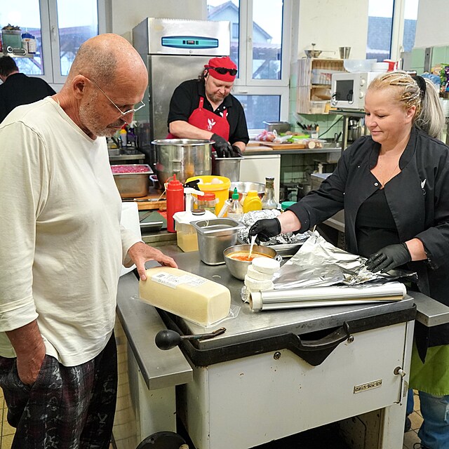 Natáčení Ano, šéfe! v restauraci U Třech kytar