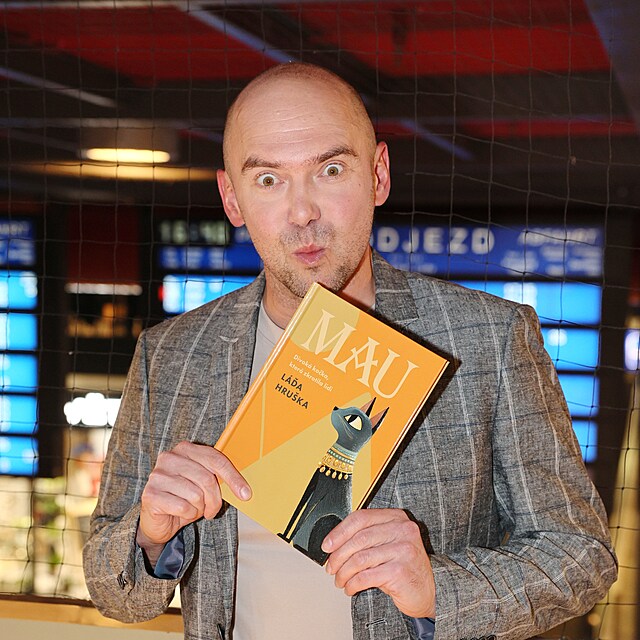 Láďa Hruška křtil novou knihu.