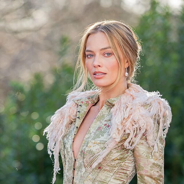 Propagace filmu Bouřlivé výšiny (Wuthering Heights) v Londýně: Margot Robbie