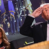 Donald Trump a Melania Trump ještě před incidentem během slavnostní večeře korespondentů z Bílého domu.