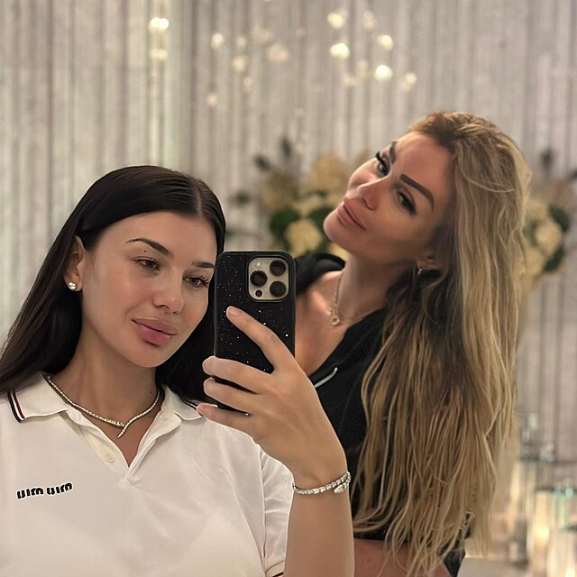 Connie Hozak a Eva Feuereislová