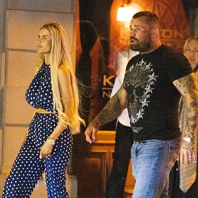 Karlos Vémola a Lela na nočním rande v Praze