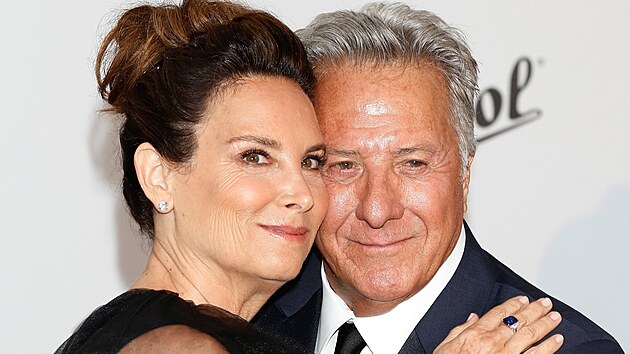 Dustin Hoffman se ženou Lisou