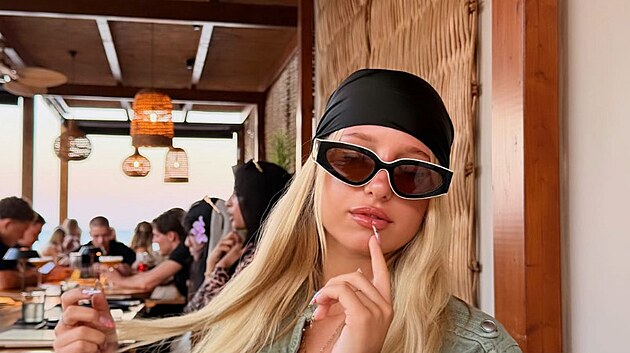OnlyFans tvůrkyně Sofie pracovala pro Adama Kajumiho