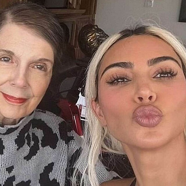Kim Kardashian a její babička Mary Jo „MJ“ Shannon