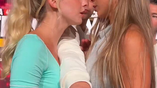 Sophie Rain - staredown s Natalií Reynolds