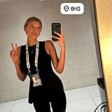 Natálie Jirásková jako fyzioterapeutka Tomáše Macháče