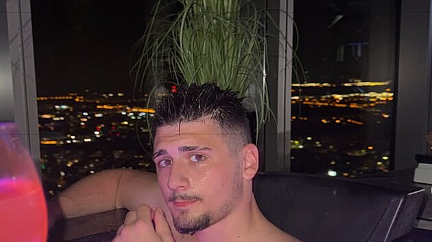 Nikolas Veselý opustil těhotnou partnerku