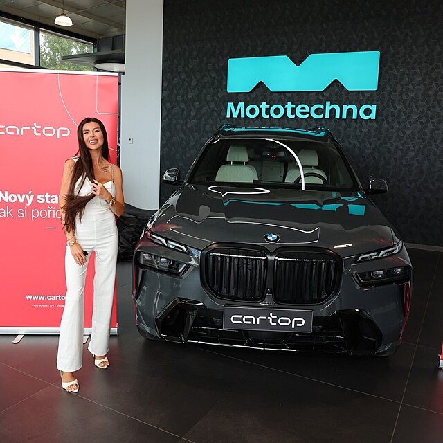 Lela Ceterová se pochlubila novým BMW X7. Luxusní SUV má hodnotu kolem tří milionů korun.