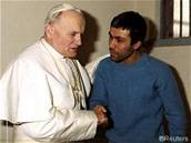 Jan Pavel II. navtívil atentátníka ve vzení. Archivní foto.