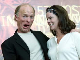 Ed Harris a Marcia Gay Hardenová 