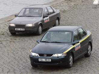 Na první pohled se zdá, e za deset let se na osobním automobilu mnohé nezmnilo, ale opak je pravdou