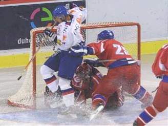 Rastislav pirko v reprezentaním dresu Slovenska (vlevo).