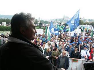 éf odborá Milan tech na jedné z demonstrací.