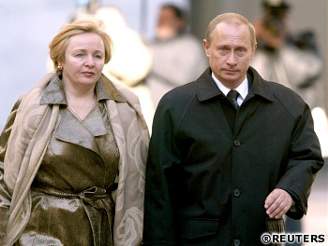 Falený plukovník se stýká s ruským prezidentským párem.