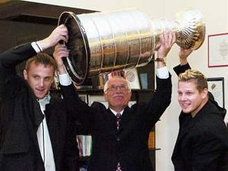 Kubina, Klaus a Necká se Stanley Cupem