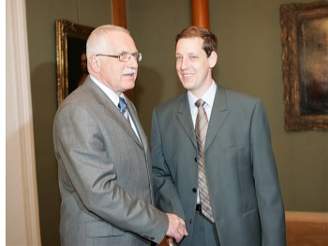 Prezident Klaus a premiér Gross jednali na Hrad o krizi koalice