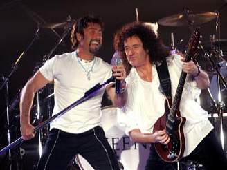 Paul Rodgers a Brian May na koncert v Praze v roce 2005