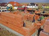 Výstavba prvního nadzemního podlaí v RD v Prhonicích
