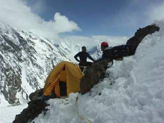 Ped dvma lety se výprava Leopolda Sulovského dostala ve stn K2 a do výky 7400 m.n.m.